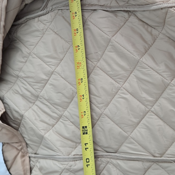 Woman Tan Quilted Coat - Picture 7 of 7